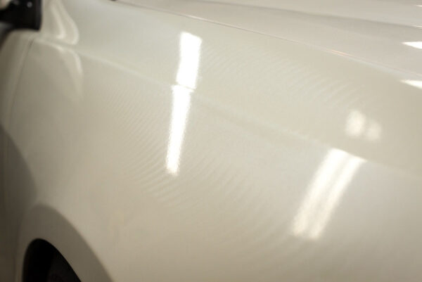 White Light Hybrid Radiant Finish - თეთრი და ღია ფერის საღებავზე ღრმა, კაშკაშა ბზინვარება და გამორჩეულ სიპრიალე